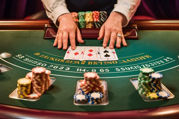 learn blackjack playing strategy