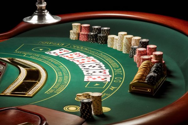 professional blackjack betting strategy
